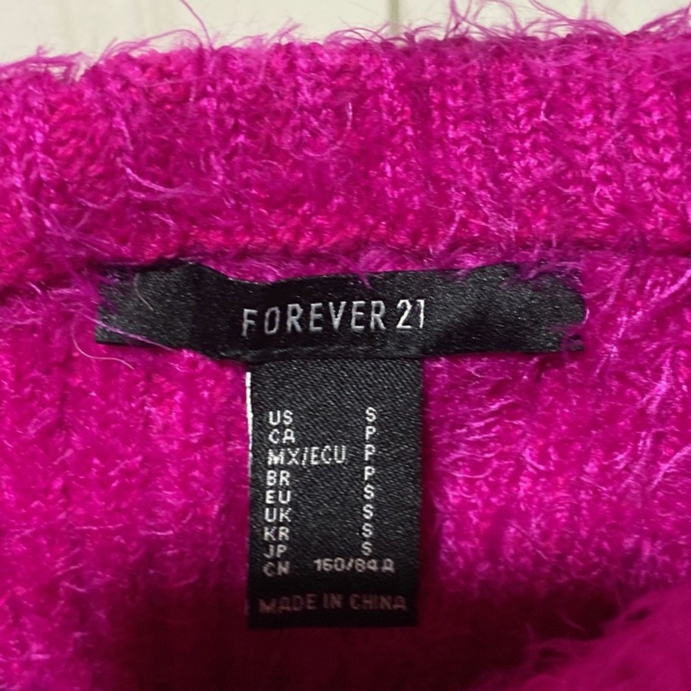 Women off the shoulder sweater, Forever 21 size S, pink.